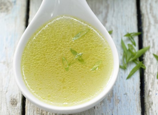 Сколько калорий в курином бульоне?