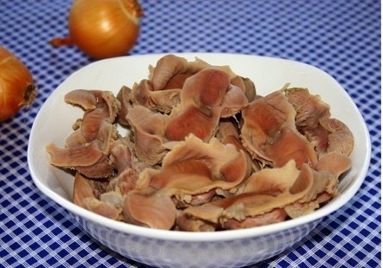 Как приготовить куриные желудки в сметане?