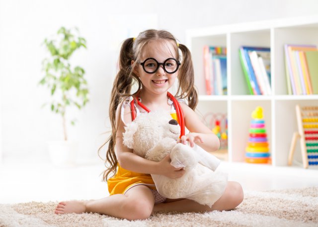 Девочка с мишкой